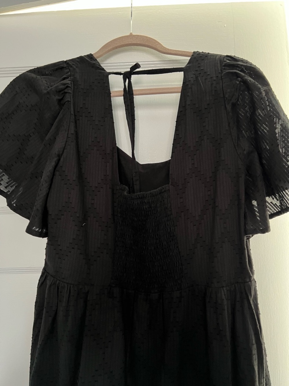 Seraphine
Broderie Anglaise
Maternity/Nursing Midi Dress - Picture 6 of 13